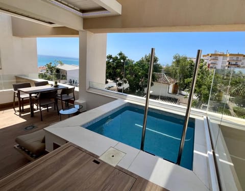 Balcony/Terrace, Swimming pool