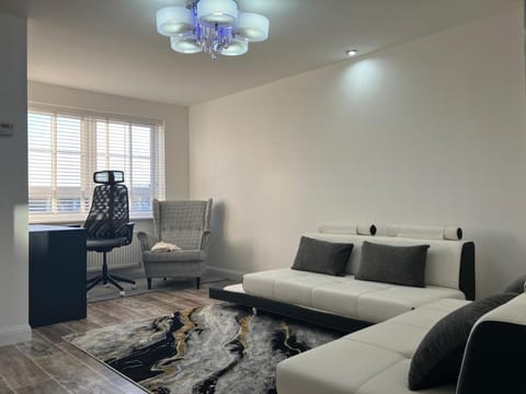 Sheffield Boutique Cosy 3-bed Home House in Sheffield