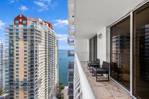 View (from property/room), Balcony/Terrace, Seating area, City view