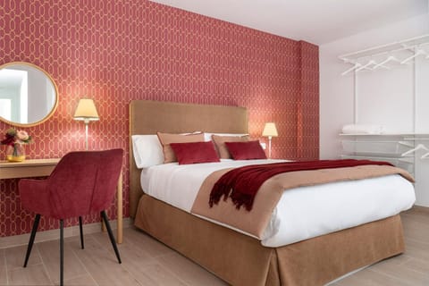 Bed, Photo of the whole room