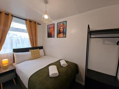 Bed, Photo of the whole room, Bedroom, heating, internet, towels