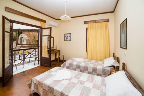 Roussospiti House With Swimming Pool Apartment hotel in Crete