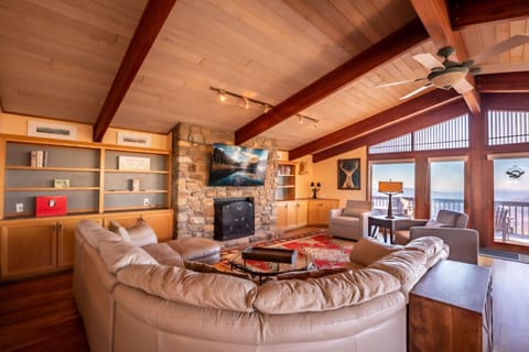 Pinnacle Ridge Sunrise Sunsets House in Beech Mountain