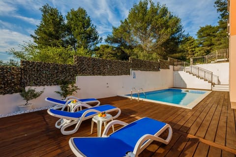 Garden, Swimming pool, Swimming pool