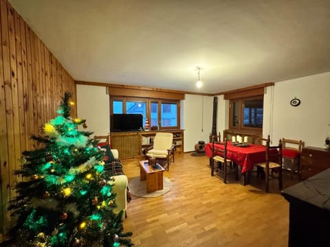 The Queen in the Snow Apartment in Courmayeur