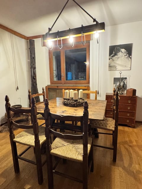 The Queen in the Snow Apartment in Courmayeur