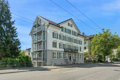 Property building, Facade/entrance