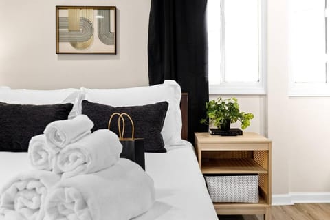 Comfort Cabin - 2BD Family Getaway in Creve Coeur Cabin in East Peoria