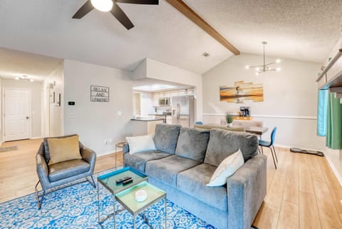 Modern Bentonville Retreat - Sleeps 6 Near Trails House in Bentonville