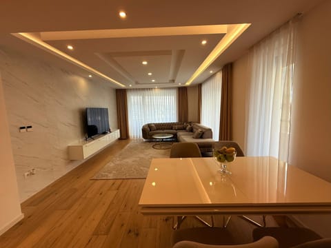 Communal lounge/ TV room, TV and multimedia, Living room, Seating area, Evening entertainment