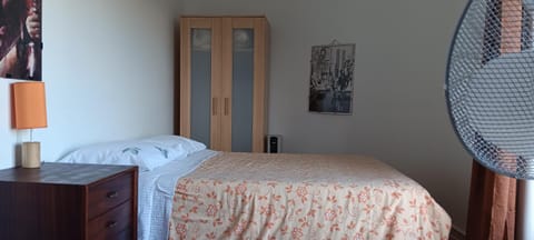 Bed, Photo of the whole room, Bedroom, wardrobe