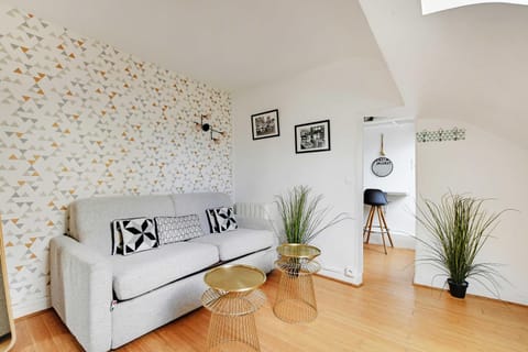 Facade/entrance, Living room, Seating area