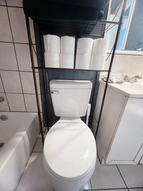 Pet friendly 2 bedroom located in the heart of OKC House in Oklahoma City