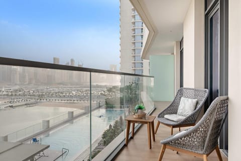 Property building, Balcony/Terrace, Swimming pool
