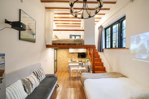 Photo of the whole room, Bedroom