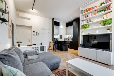 Library, TV and multimedia, Kitchen or kitchenette, Living room, Seating area