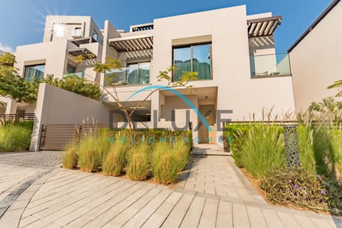 Property building, Garden view