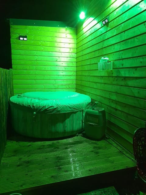 The Crossing Retreat,Cabin,R95TH5C Cabin in Ireland