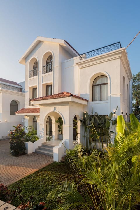 Property building, Day