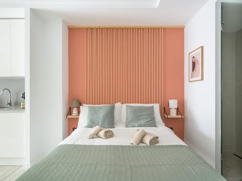 Bed, Photo of the whole room, Bedroom