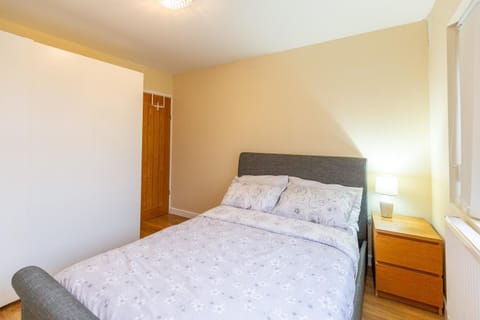 Wootton 2-Bedroom Bungalow House in Northampton