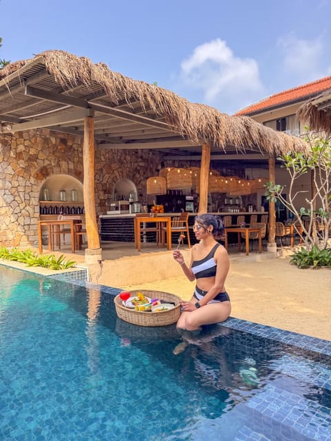 Pool view, Swimming pool