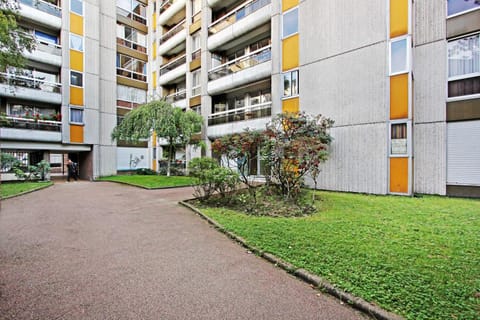 Property building, Garden view