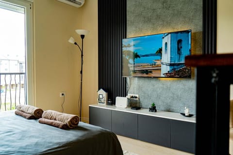 Bed, TV and multimedia