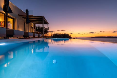 Pool view, Sea view, Swimming pool, sunbed