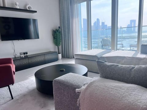Communal lounge/ TV room, Living room, Seating area