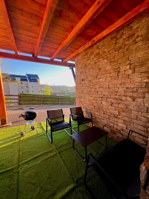 Lux pine house Apartment Apartment in Zlatibor