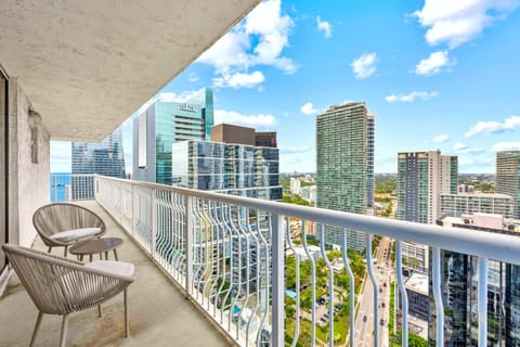 View (from property/room), Balcony/Terrace, Seating area, City view