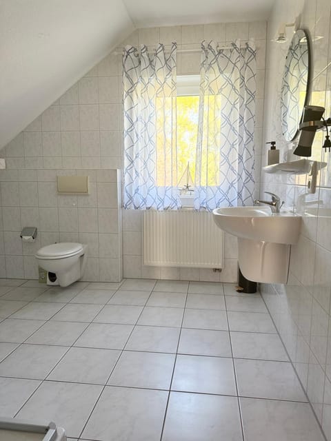 Ferienwohnung Muschel 2 mit gemeinschaftlichen Garten, Bensersiel Apartment in Esens