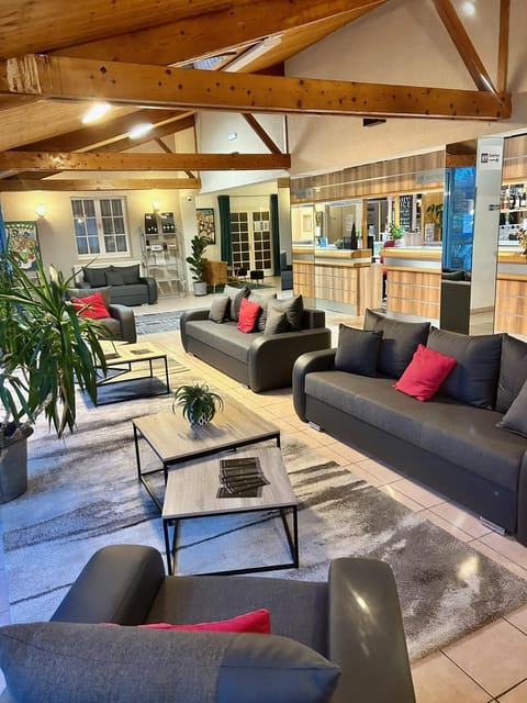 Communal lounge/ TV room, Lobby or reception