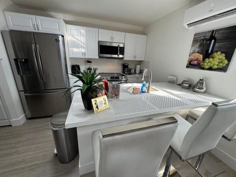 Modern Apartment Miami Oasis Apartment in Miami