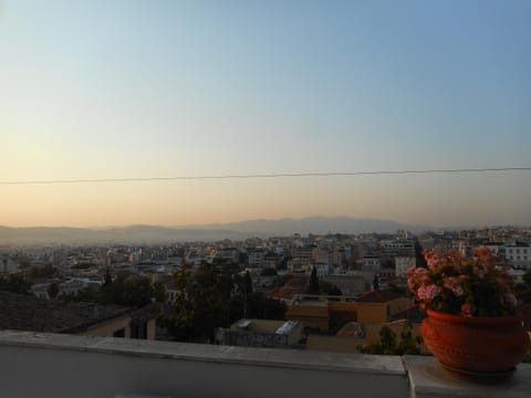 Nanny's Guest House in Plaka Villa in Plaka