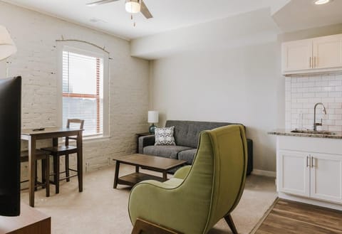 3 modern apts near nightlife & attractions Apartment in Indianapolis