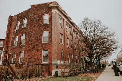 5 modern apts near nightlife & attractions Apartment in Indianapolis