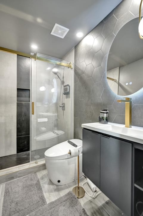 Kiki 4 - Men's Clothing optional Guest Houses Bed and Breakfast in Wilton Manors