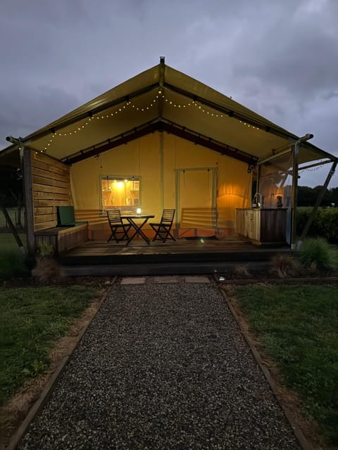 Hidden Valley Glamping Luxury tent in Waikato