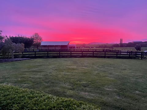 Hidden Valley Glamping Luxury tent in Waikato