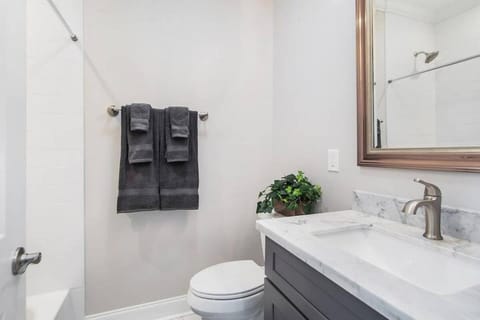 Spacious 5 bedroom Home Near FQ and Superdome House in New Orleans