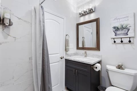 Chic 5 Bedroom Home Near French Quarter House in New Orleans