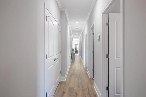 Colorful 5 Bedroom Home near Superdome House in New Orleans