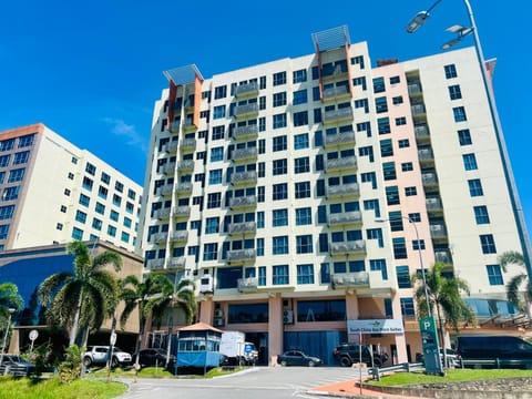 Day, City view, Location, Parking