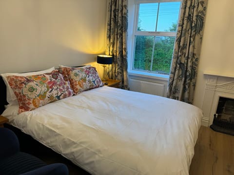 King-bed En-suite Bed and Breakfast in Windermere