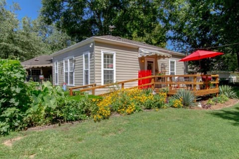 Green Hills Getaway Shopping and Dining District House in Nashville