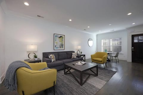 West Side Charmer Convenient Location House in Nashville