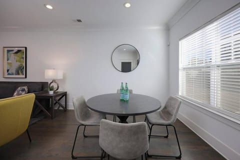 West Side Charmer Convenient Location House in Nashville