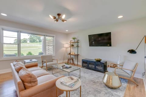 Ultra Relaxing and Fun Historic Franklin Bungalow House in Brentwood